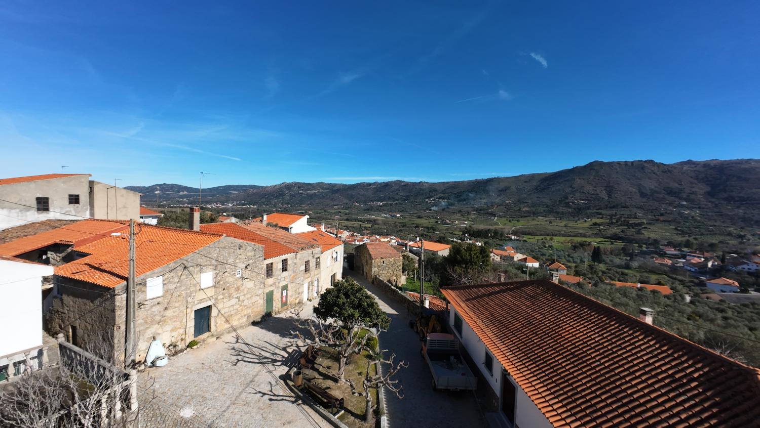  köpa byhus Aldeia Viçosa Guarda 4