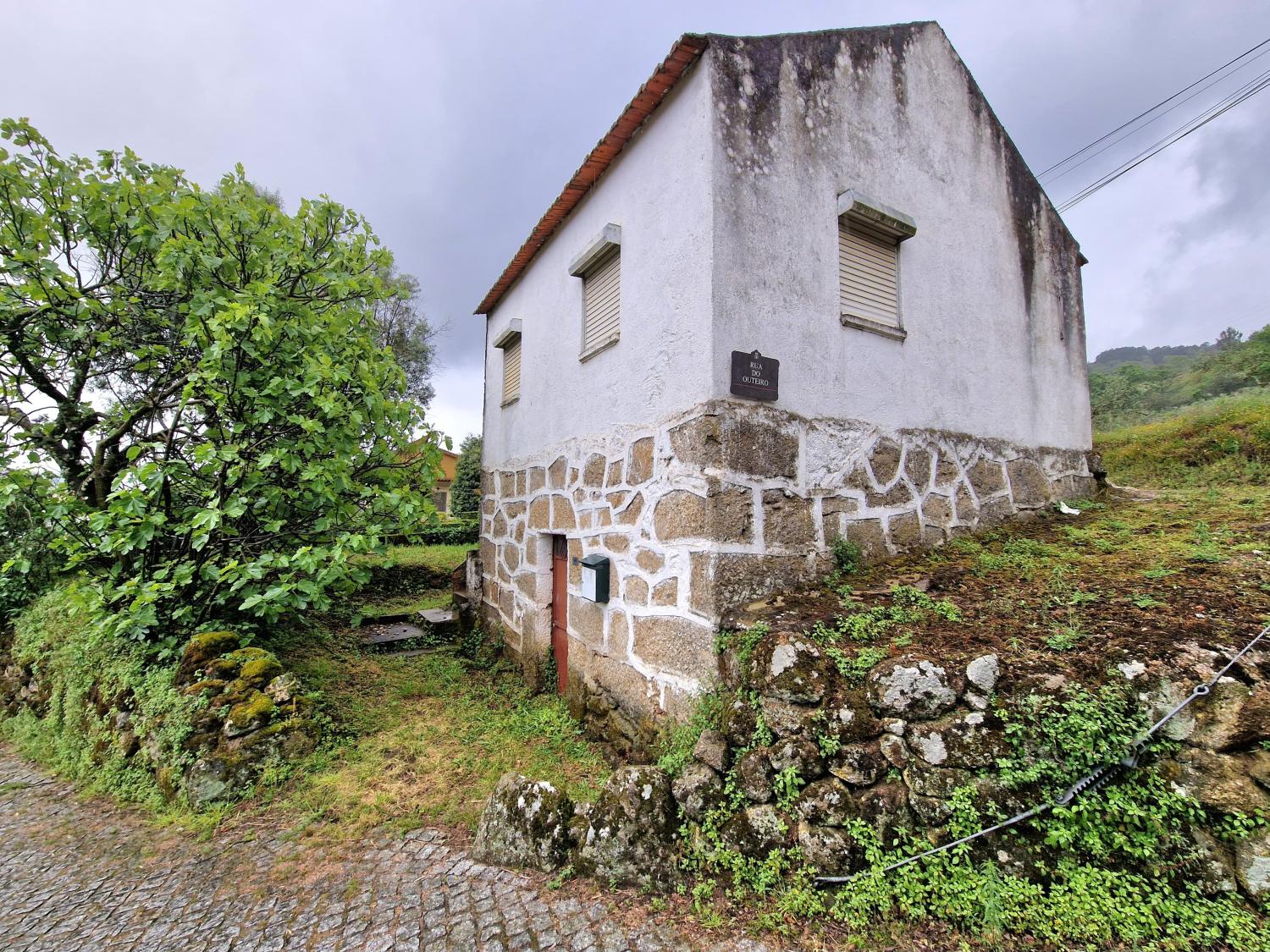  köpa avskilt hus Ramela Guarda 1