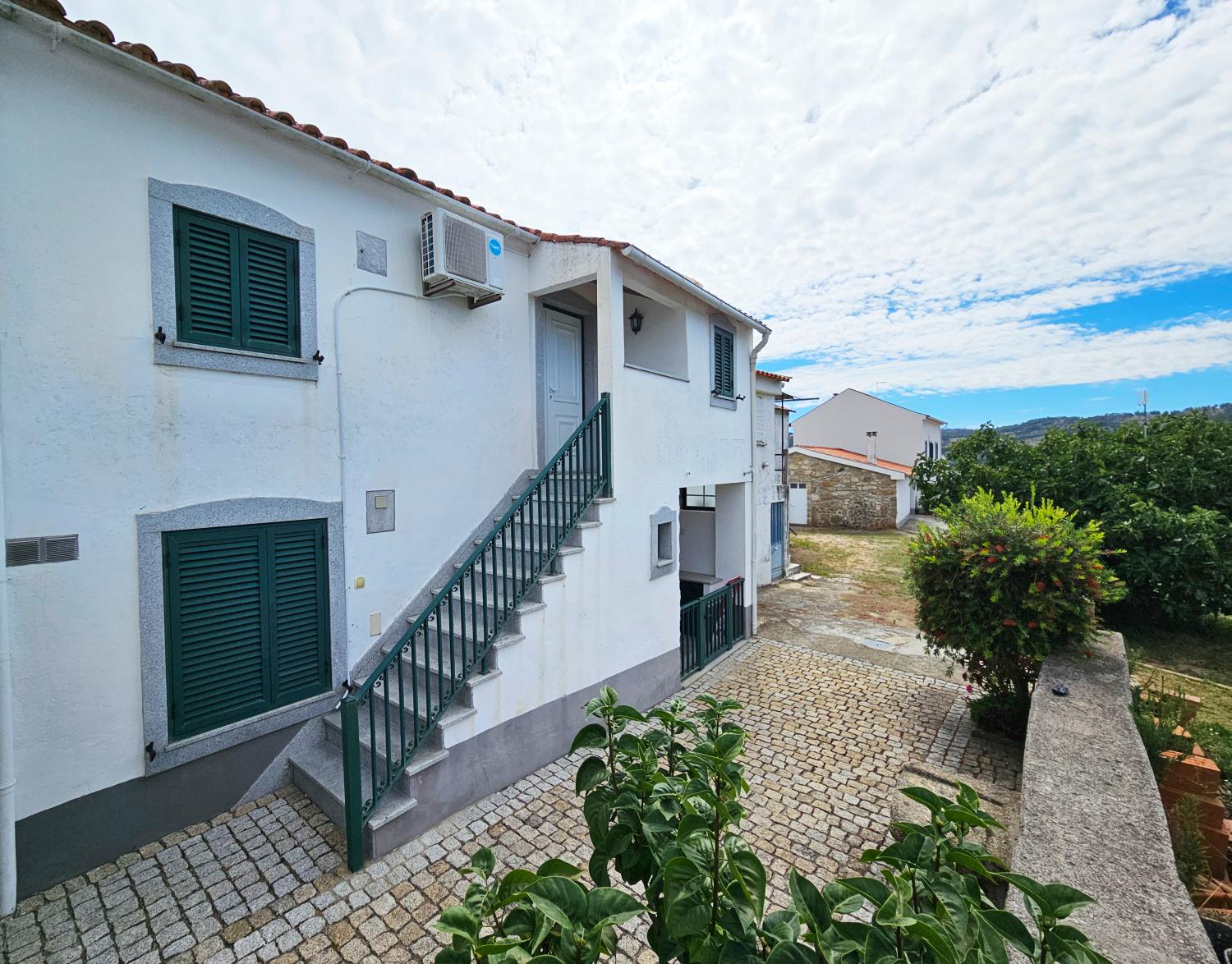  köpa hus Gonçalo Guarda 1