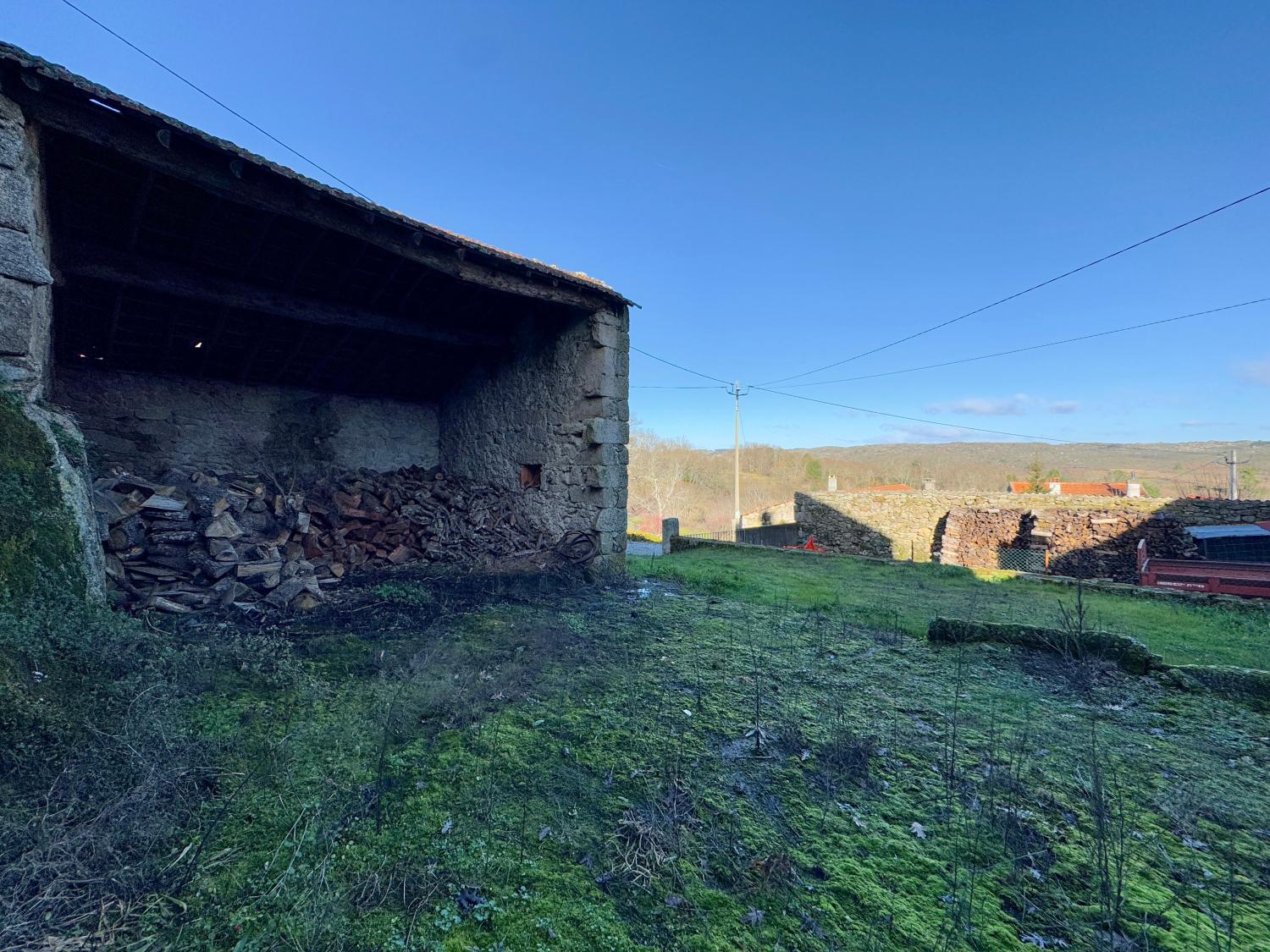  köpa byhus Pousafoles do Bispo Sabugal 3