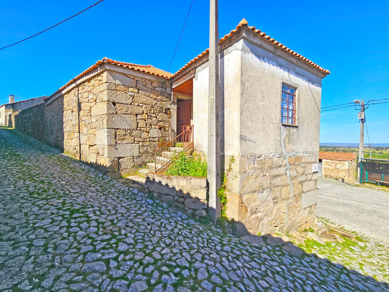 köpa byhus Rabaçal Mêda 3