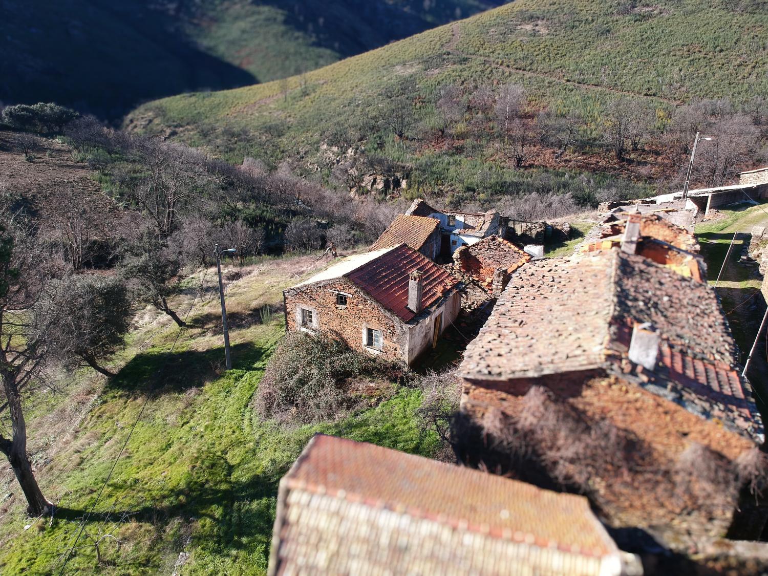 köpa byhus Quinta da Taberna Guarda 3
