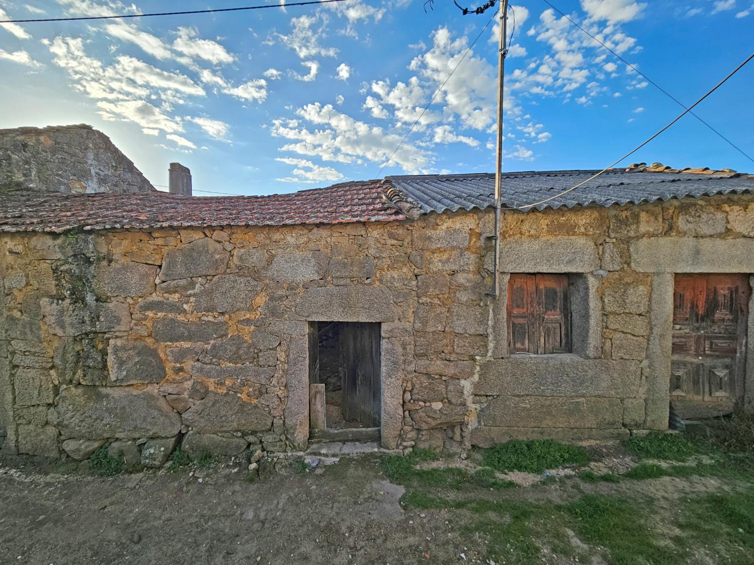  köpa byhus Montes Guarda 4