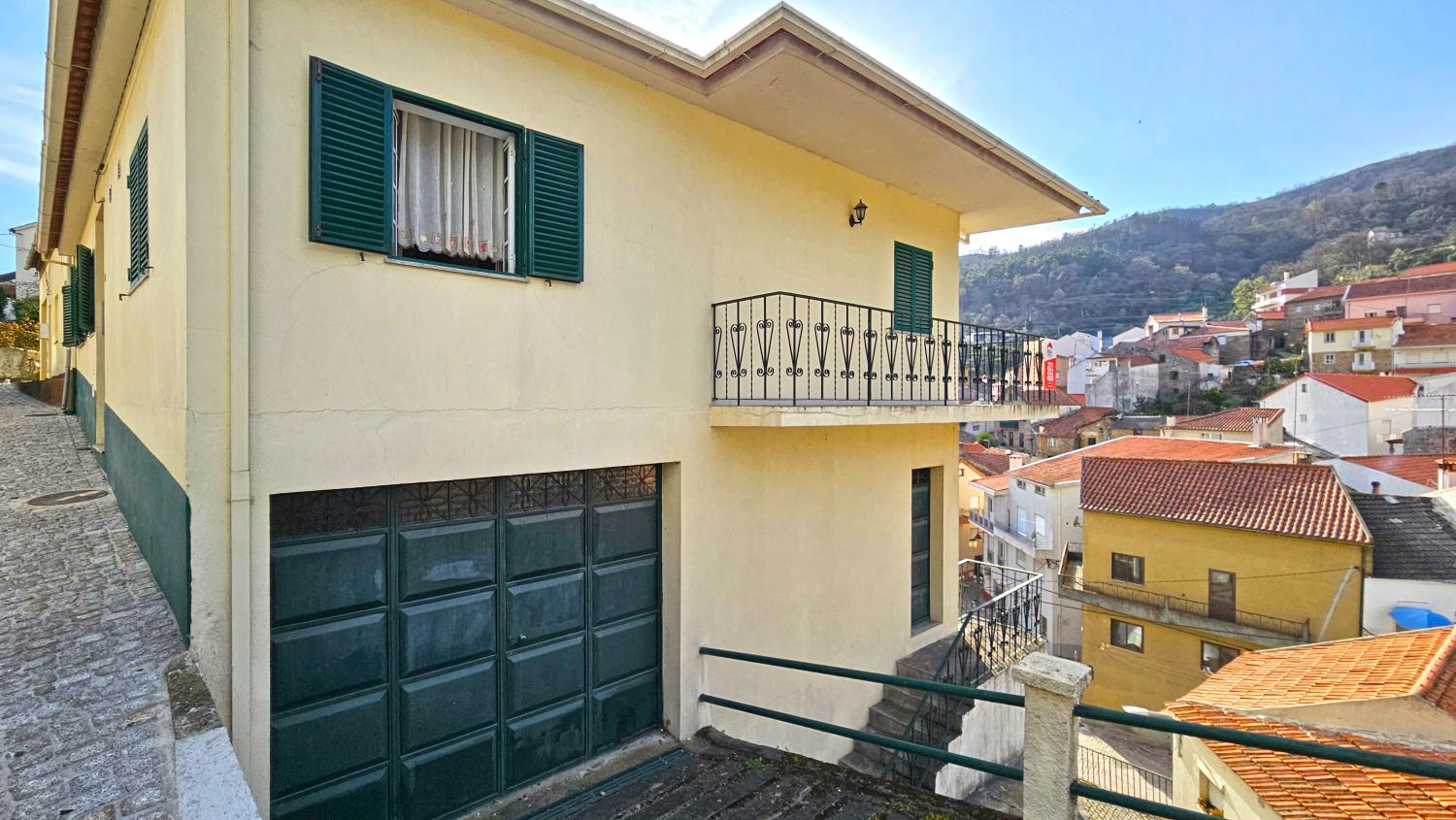 köpa byhus Famalicão Guarda 3