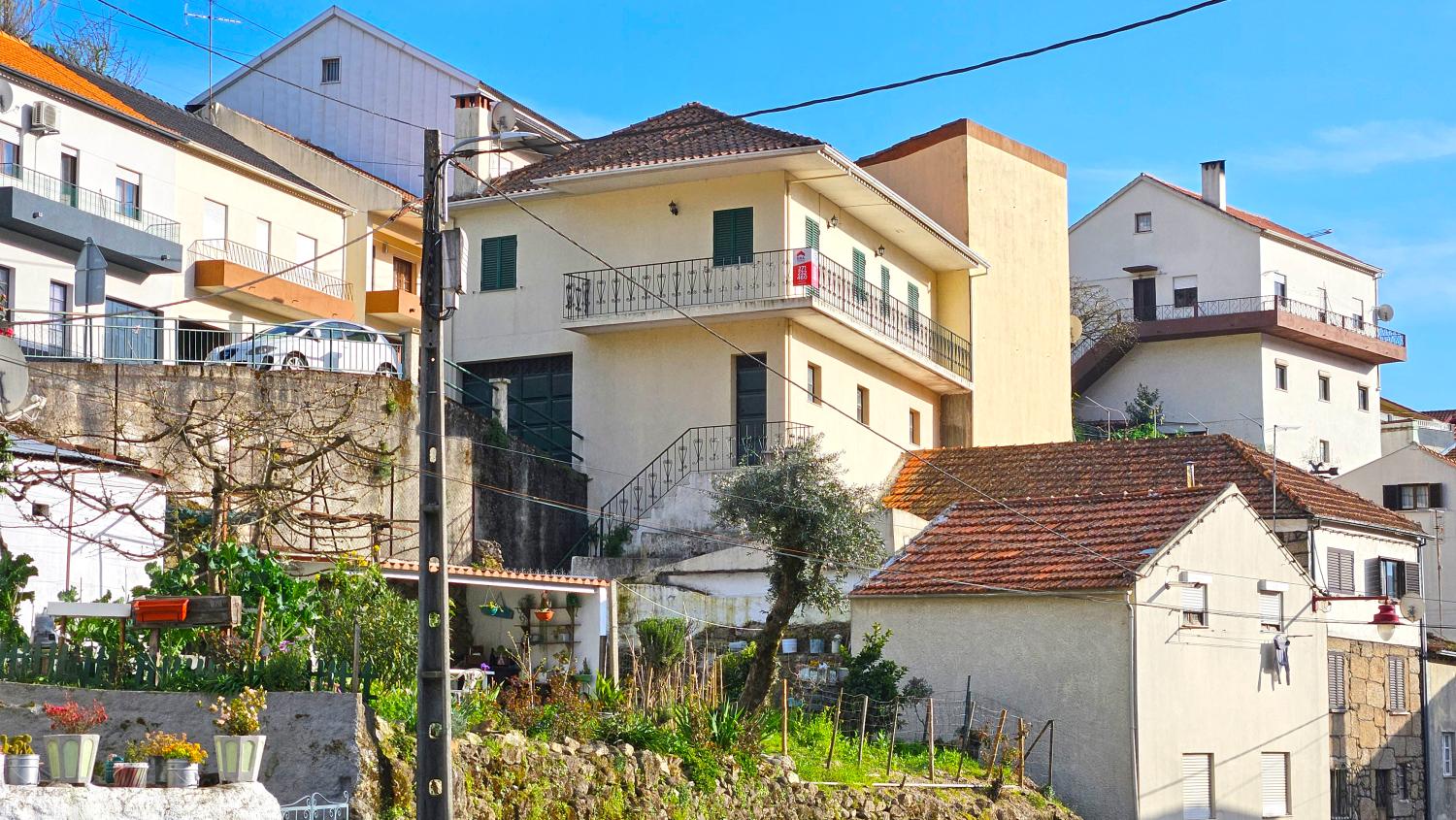 köpa byhus Famalicão Guarda 2