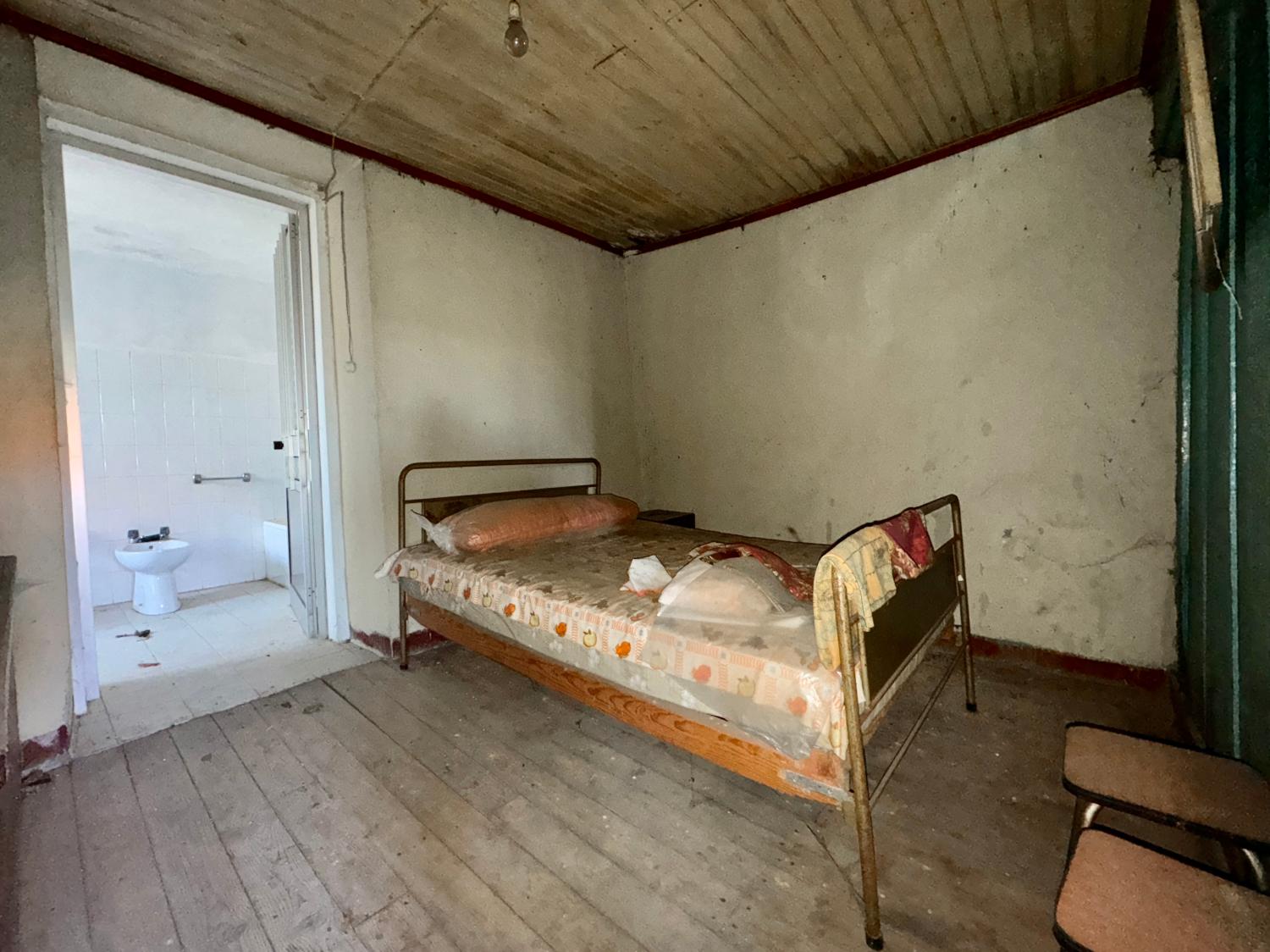  köpa byhus Pousafoles do Bispo Sabugal 9