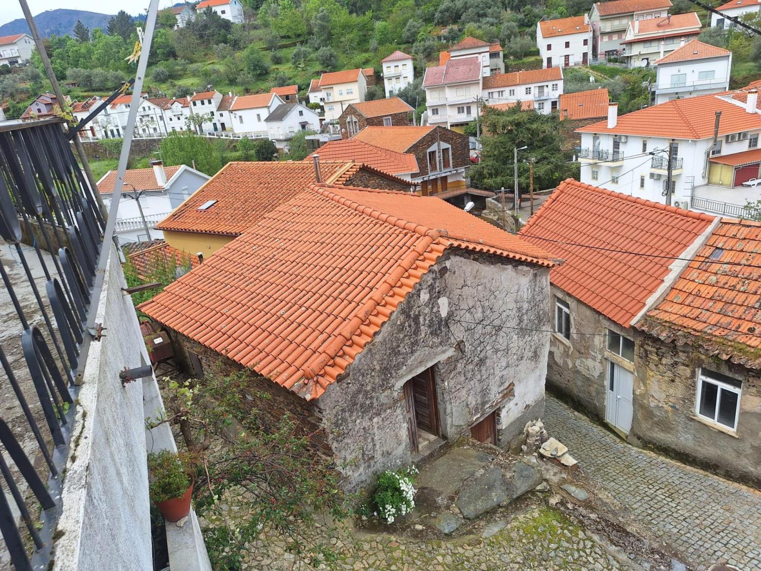 köpa byhus Sameiro Manteigas 2
